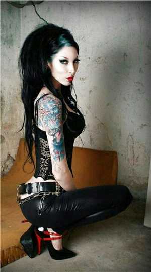 Download BAD GIRL-RAZOR game